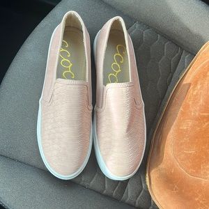 Ccocci blush snake textured and suede slip on sneaker, size 8.5
